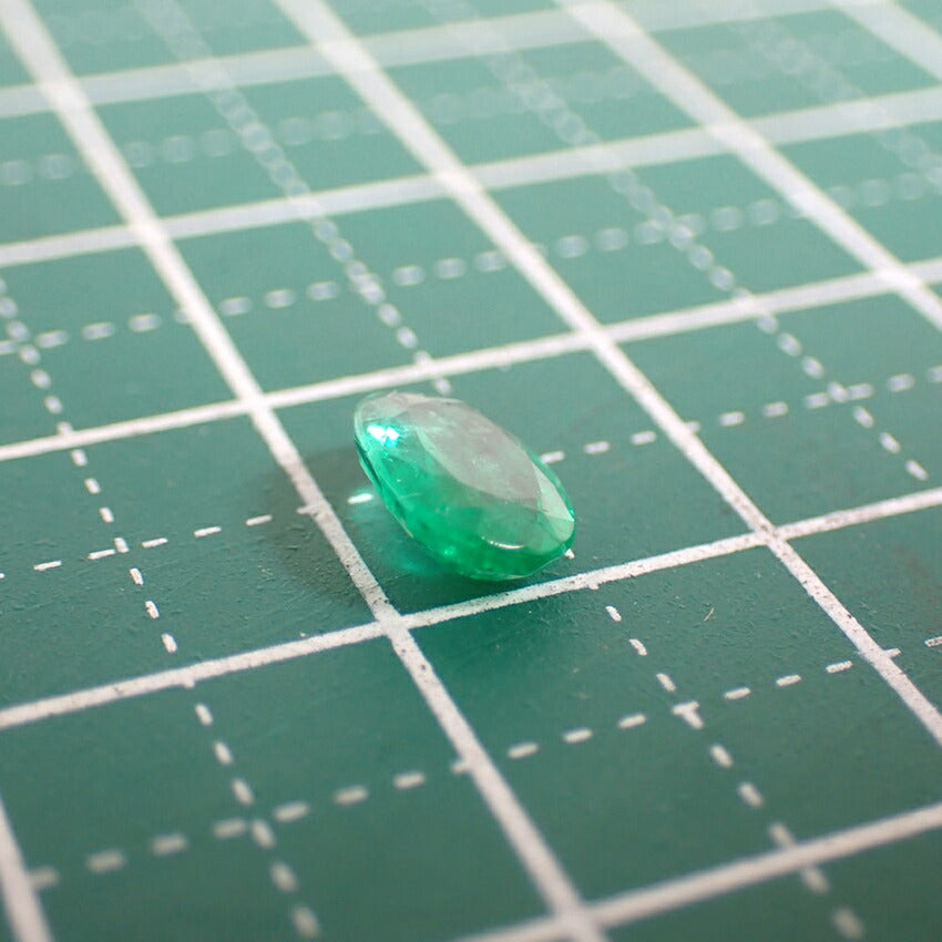 【中古】天然エメラルド ルース 0.674ct/j219-7