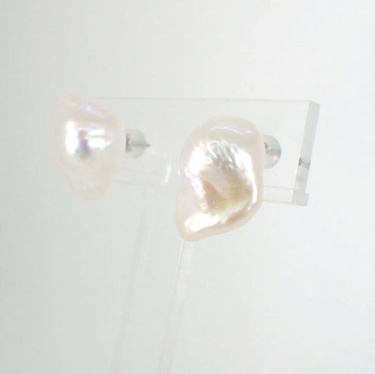 【新品】Pt900 淡水パール/スタッドピアス/j33-5